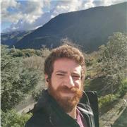 Laureando in scienze biologiche da lezioni di chimica, fisica, scienze e matematica a ragazzi elementari, medie e superiori